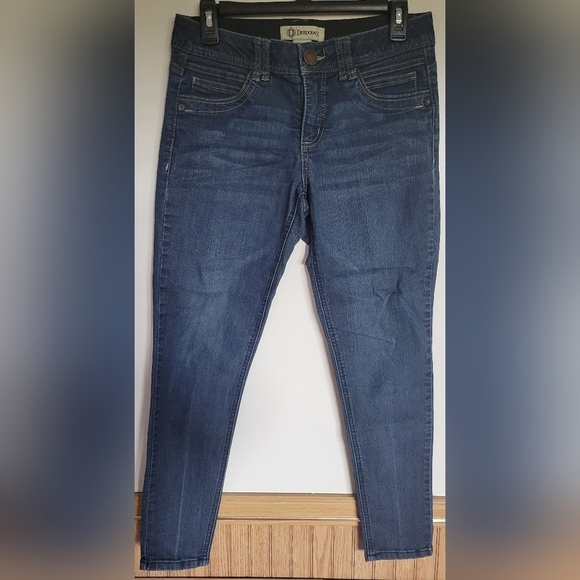 Democracy Women's Ab Technology Dark Wash Elastic Waist Jeans Size 6 - Picture 1 of 5